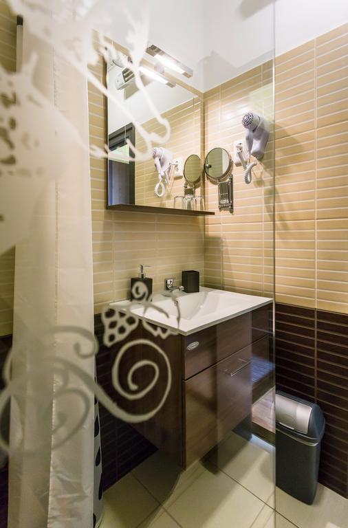 Borbaratok Panzio Hotel Badacsonytomaj Ngoại thất bức ảnh