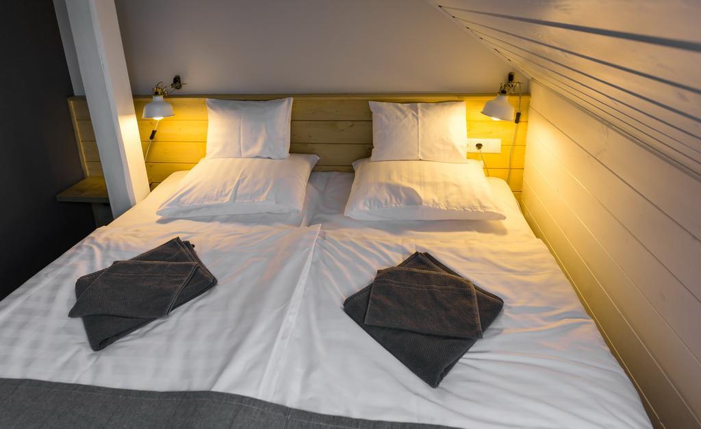 Borbaratok Panzio Hotel Badacsonytomaj Ngoại thất bức ảnh