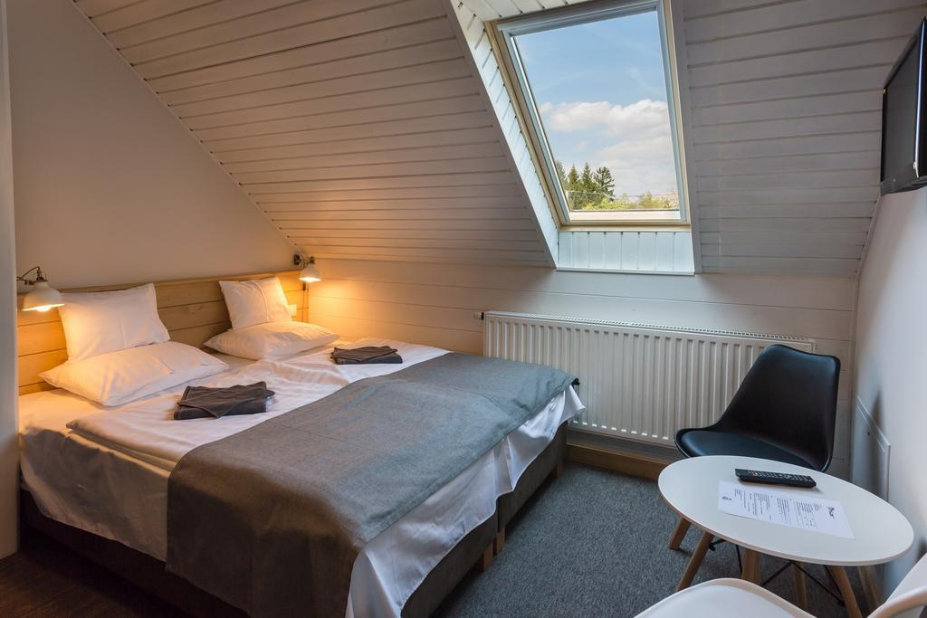 Borbaratok Panzio Hotel Badacsonytomaj Ngoại thất bức ảnh